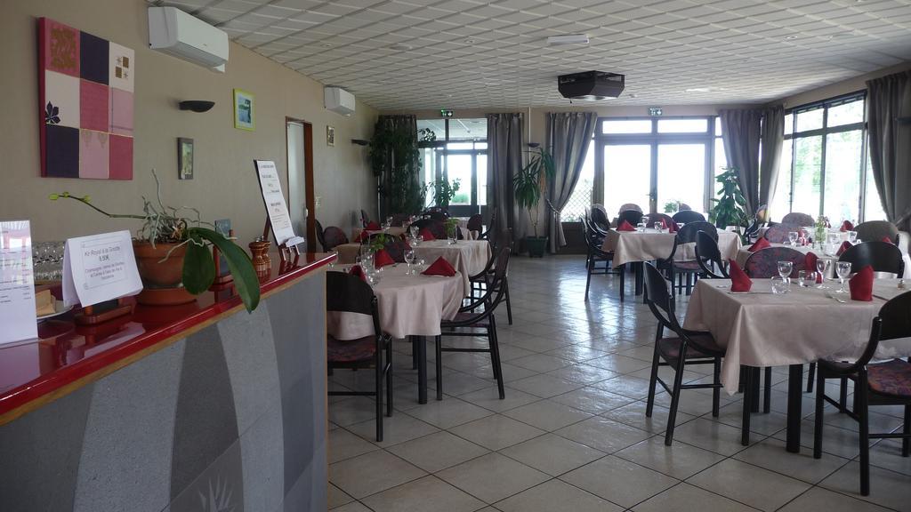 Hotel Logis La Rose Des Vents Volvic Zewnętrze zdjęcie