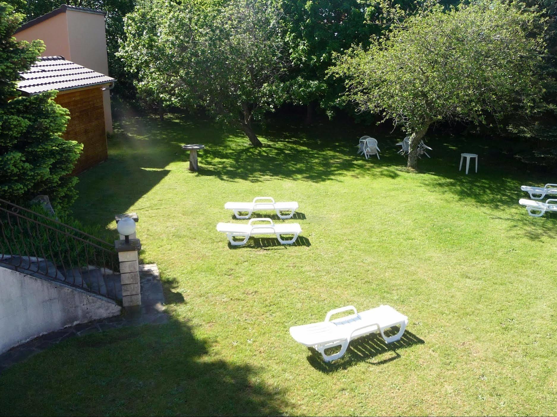 Hotel Logis La Rose Des Vents Volvic Zewnętrze zdjęcie
