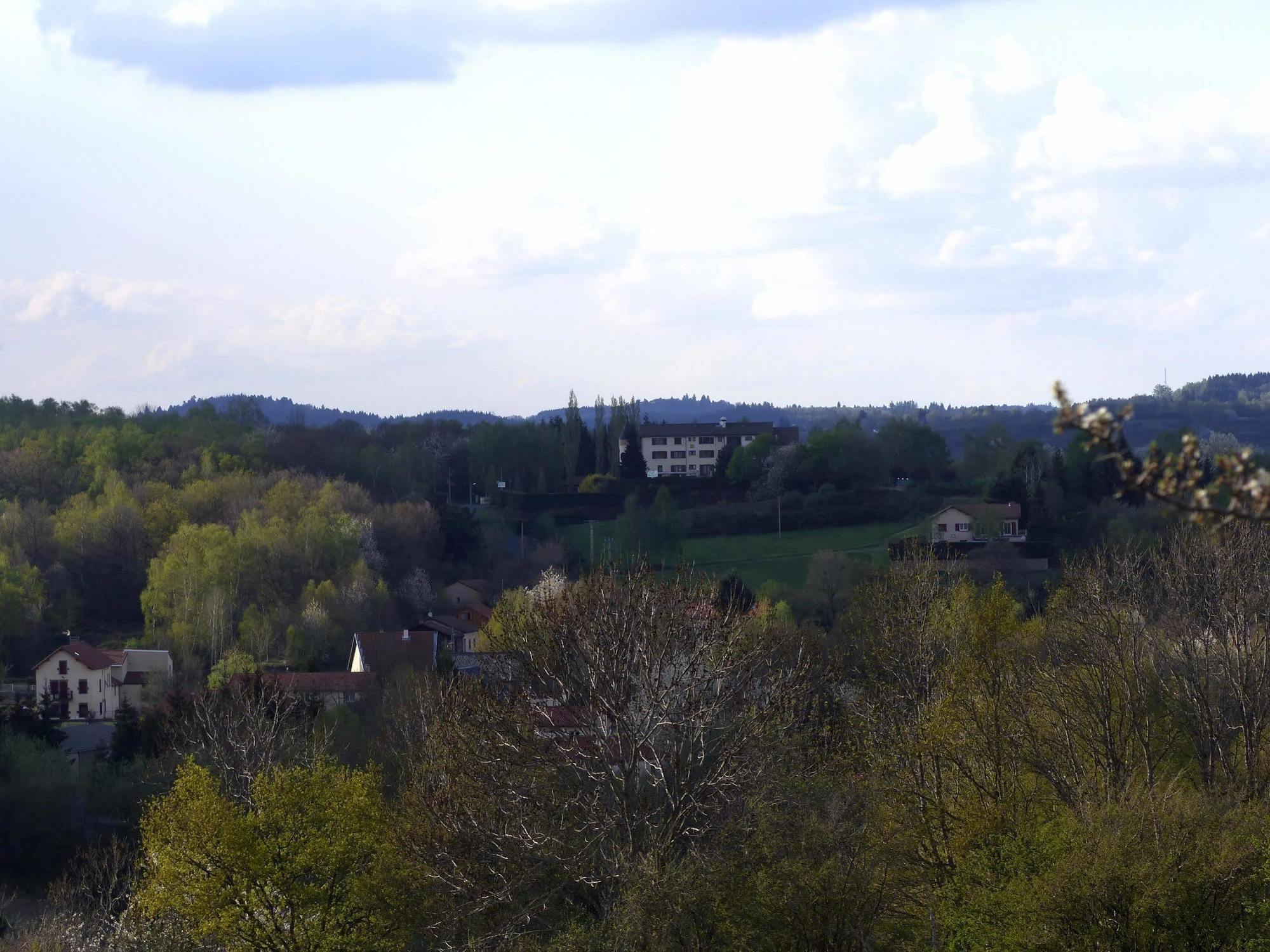 Hotel Logis La Rose Des Vents Volvic Zewnętrze zdjęcie