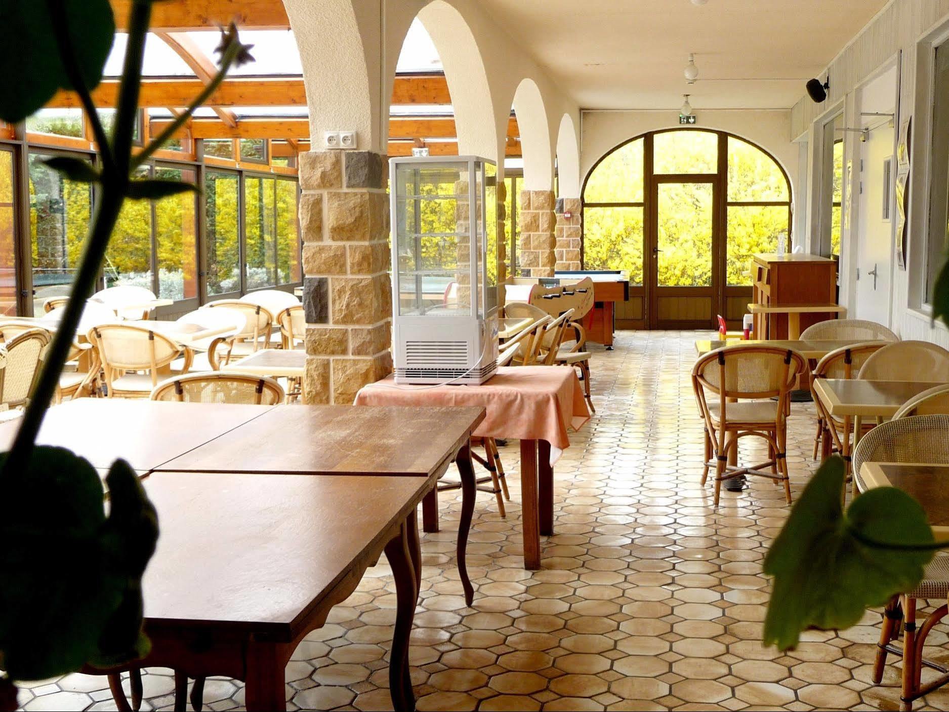 Hotel Logis La Rose Des Vents Volvic Zewnętrze zdjęcie
