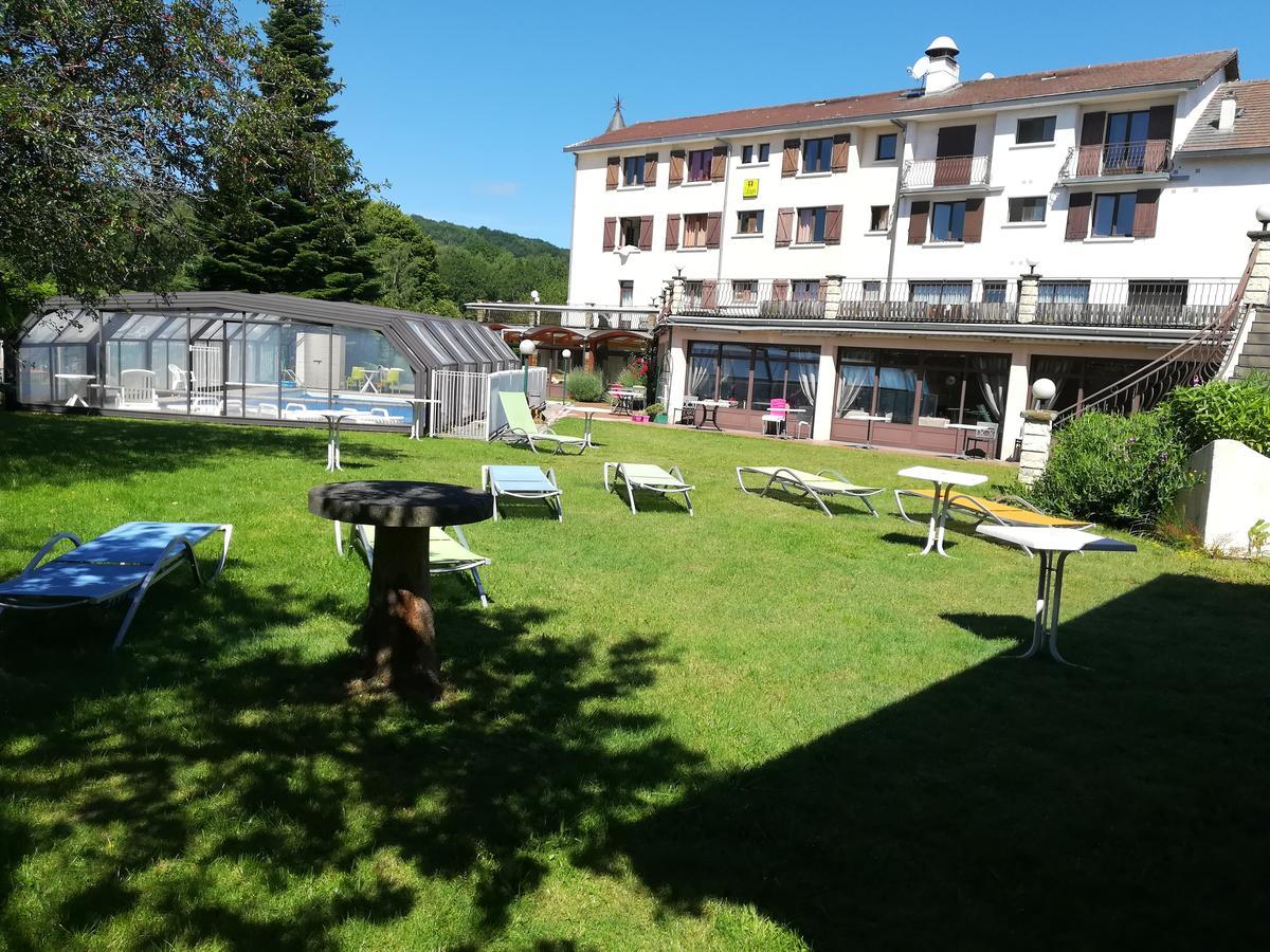 Hotel Logis La Rose Des Vents Volvic Zewnętrze zdjęcie