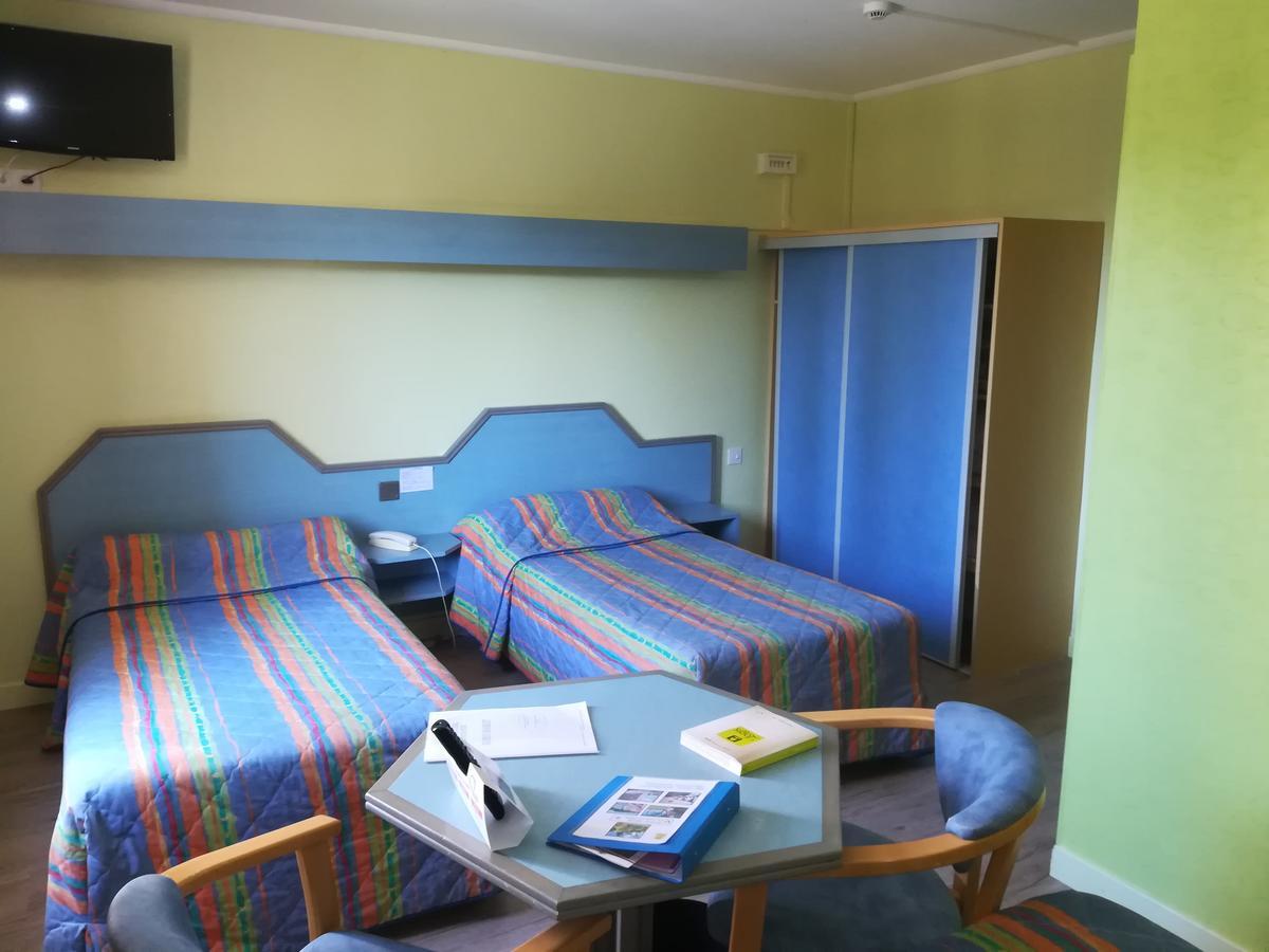 Hotel Logis La Rose Des Vents Volvic Zewnętrze zdjęcie