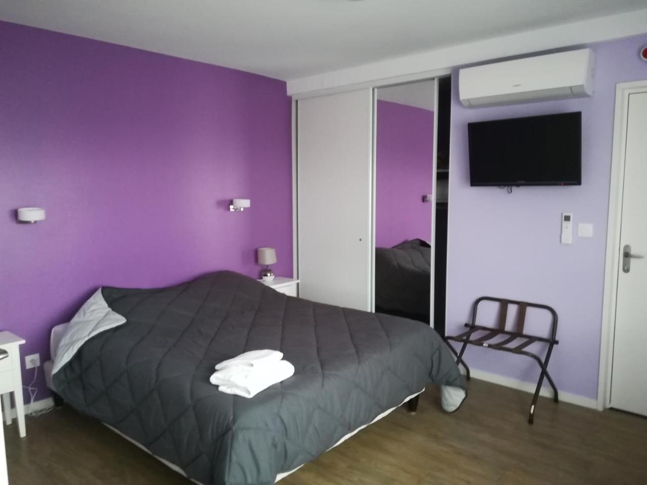 Hotel Logis La Rose Des Vents Volvic Zewnętrze zdjęcie